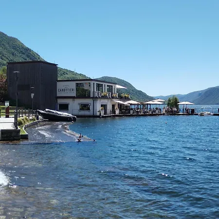 Un Balcone Sul شقة